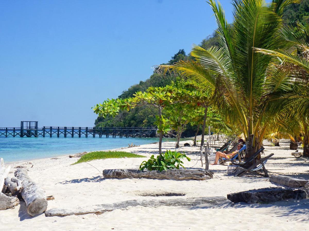 Hotel Le Pirate Island - Adults Only Labuan Bajo Esterno foto