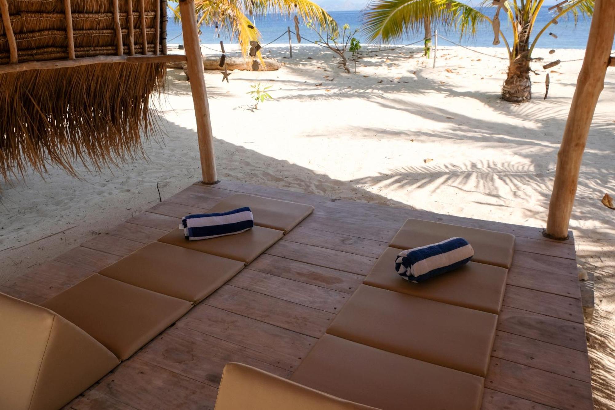 Hotel Le Pirate Island - Adults Only Labuan Bajo Esterno foto
